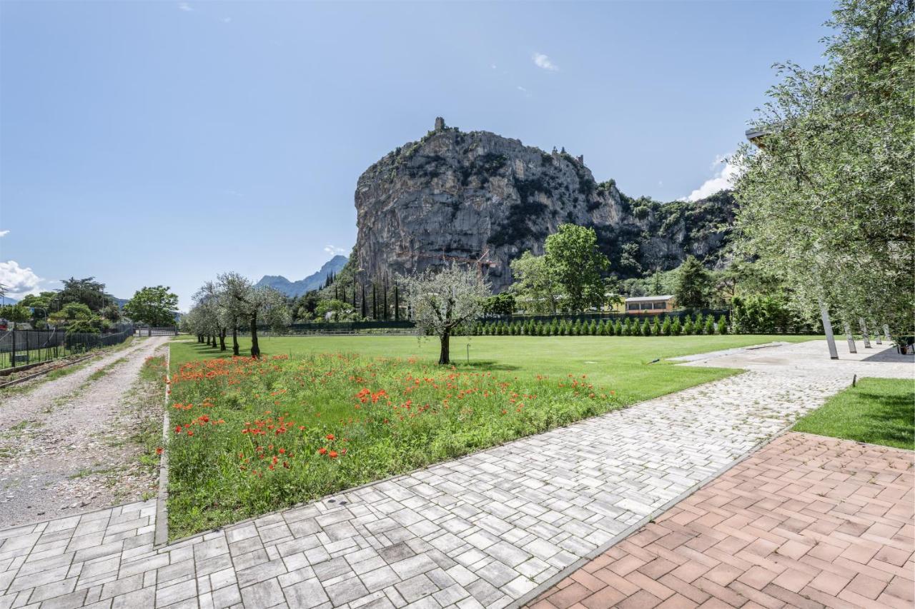 Casa Flavia, Mountains & River Arco Buitenkant foto